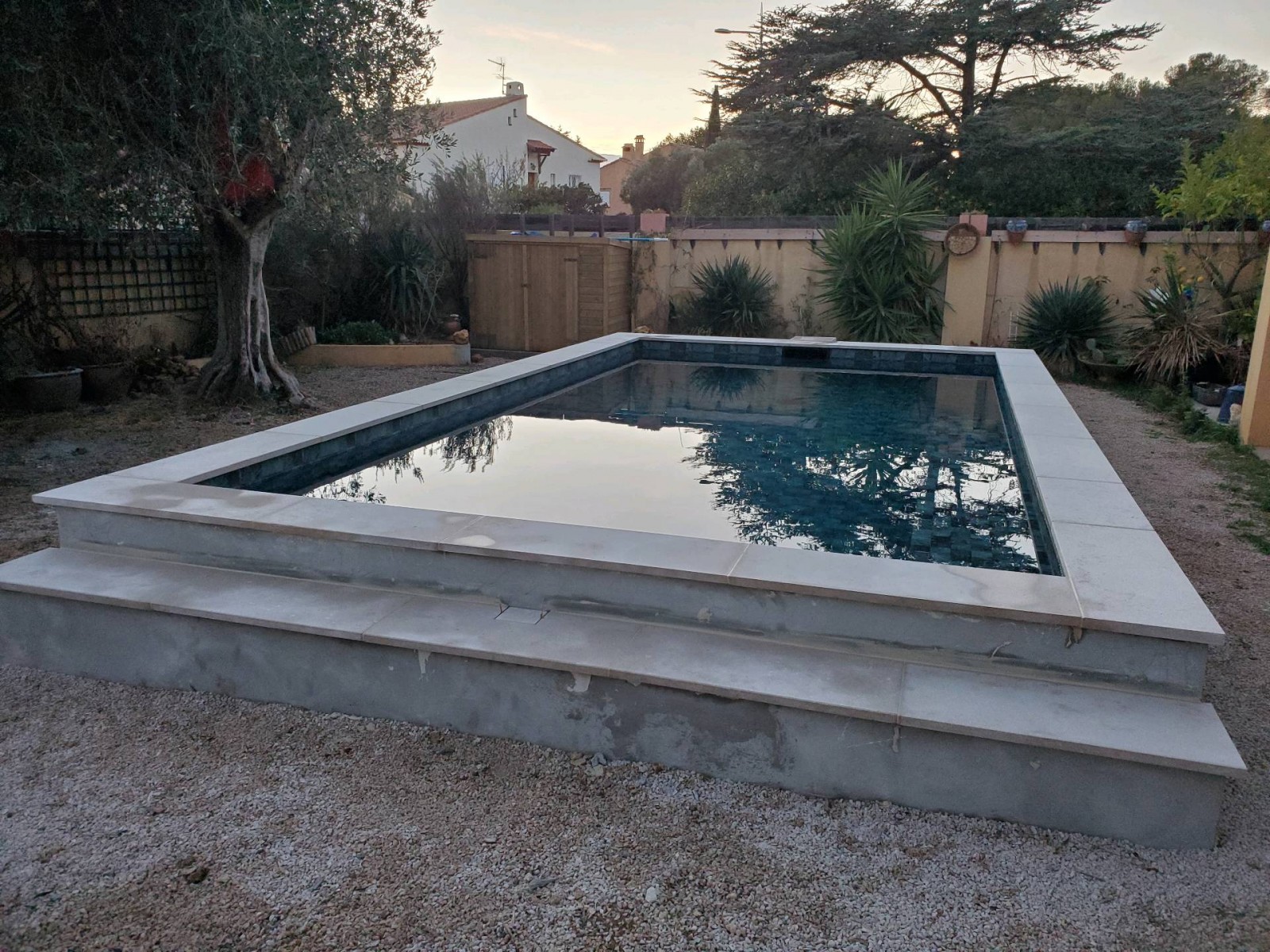 Construction d'une piscine sur mesure avec un revêtement PVC armé à Carry-le-Rouet