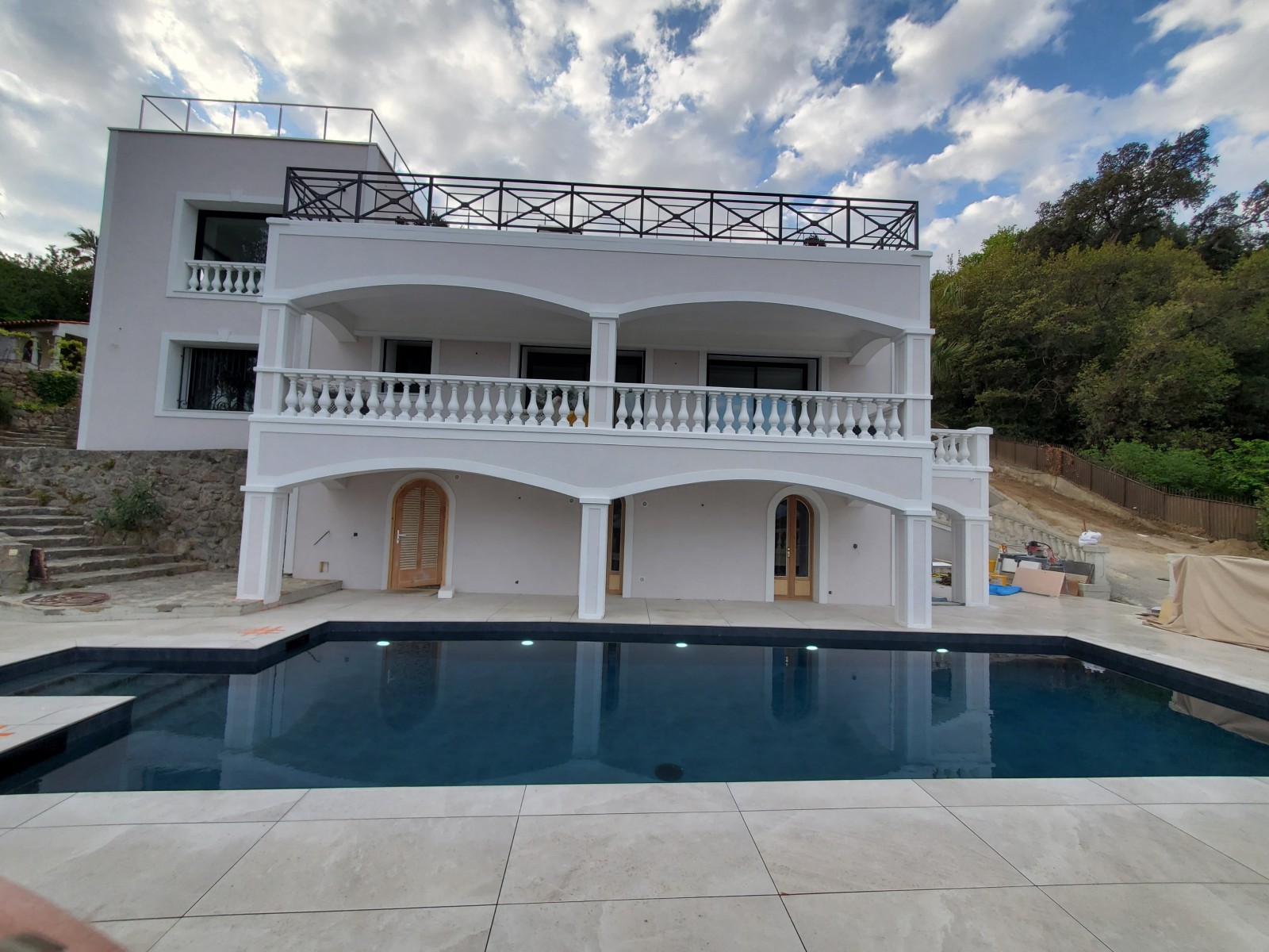 Renovation d'une piscine avec un PVC armé à Cannes