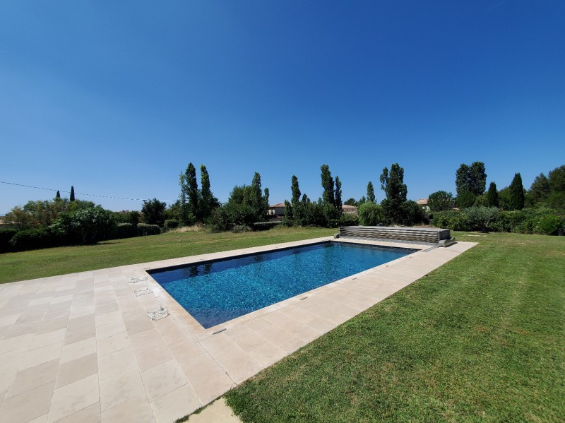 Rénovation d'une piscine en pvc arme avec modification de la structure à Eguilles