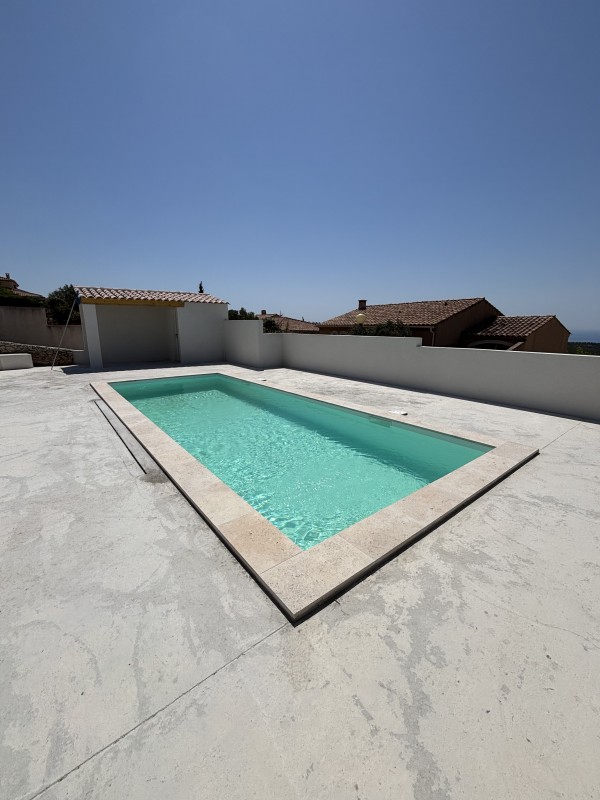 Rénovation et modification d’une piscine en béton à Ensues-la-Redonne