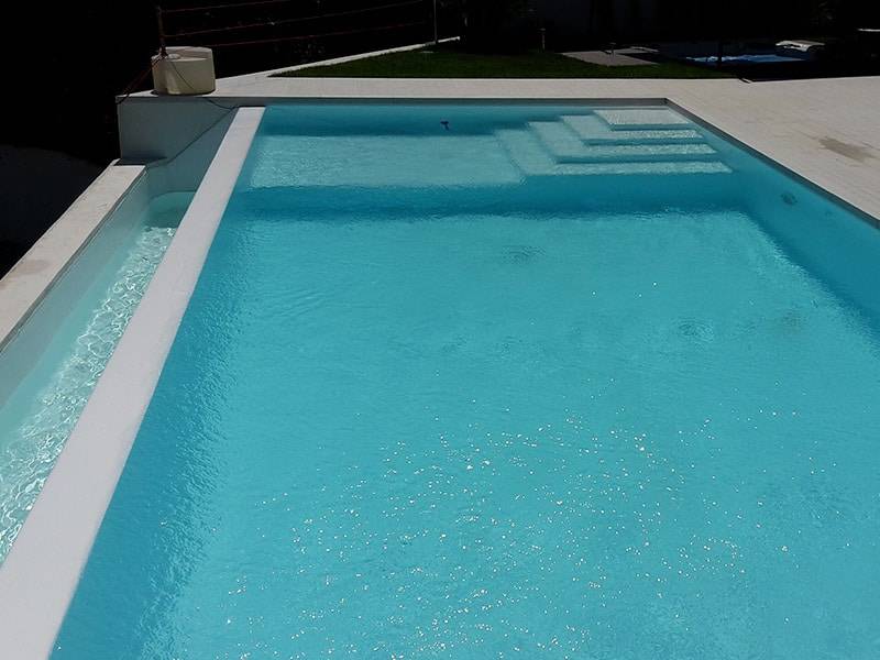 Rénovation d'un revêtement de piscine en pvc armé à Ensuès la Redonne près de Marseille